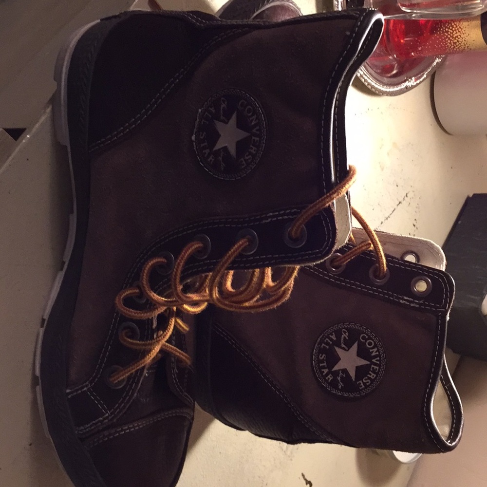 Men’s Brown Leather and suede Converse boots.